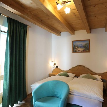 Albergo Centrale Форни-ди-Сопра Номер фото