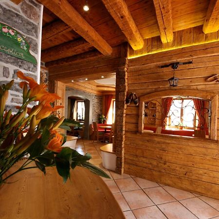 Albergo Centrale Форни-ди-Сопра Экстерьер фото