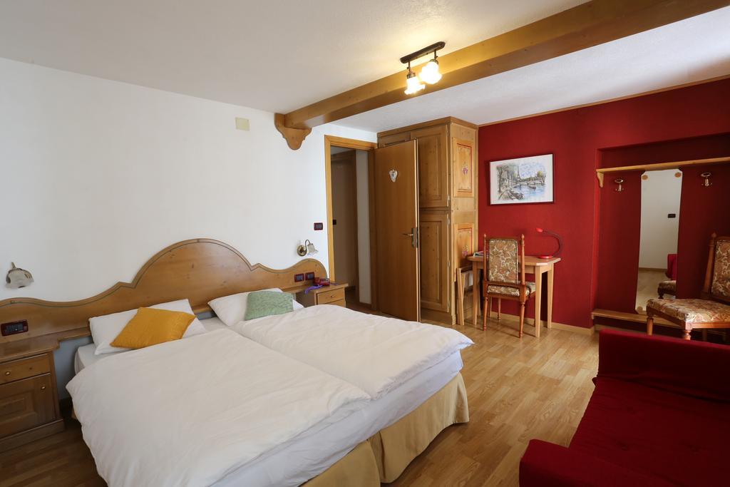 Albergo Centrale Форни-ди-Сопра Номер фото