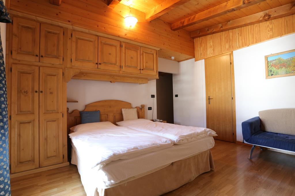 Albergo Centrale Форни-ди-Сопра Номер фото