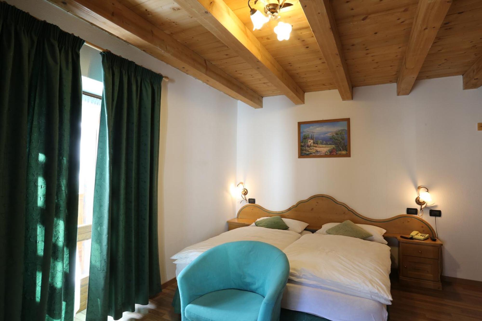 Albergo Centrale Форни-ди-Сопра Номер фото