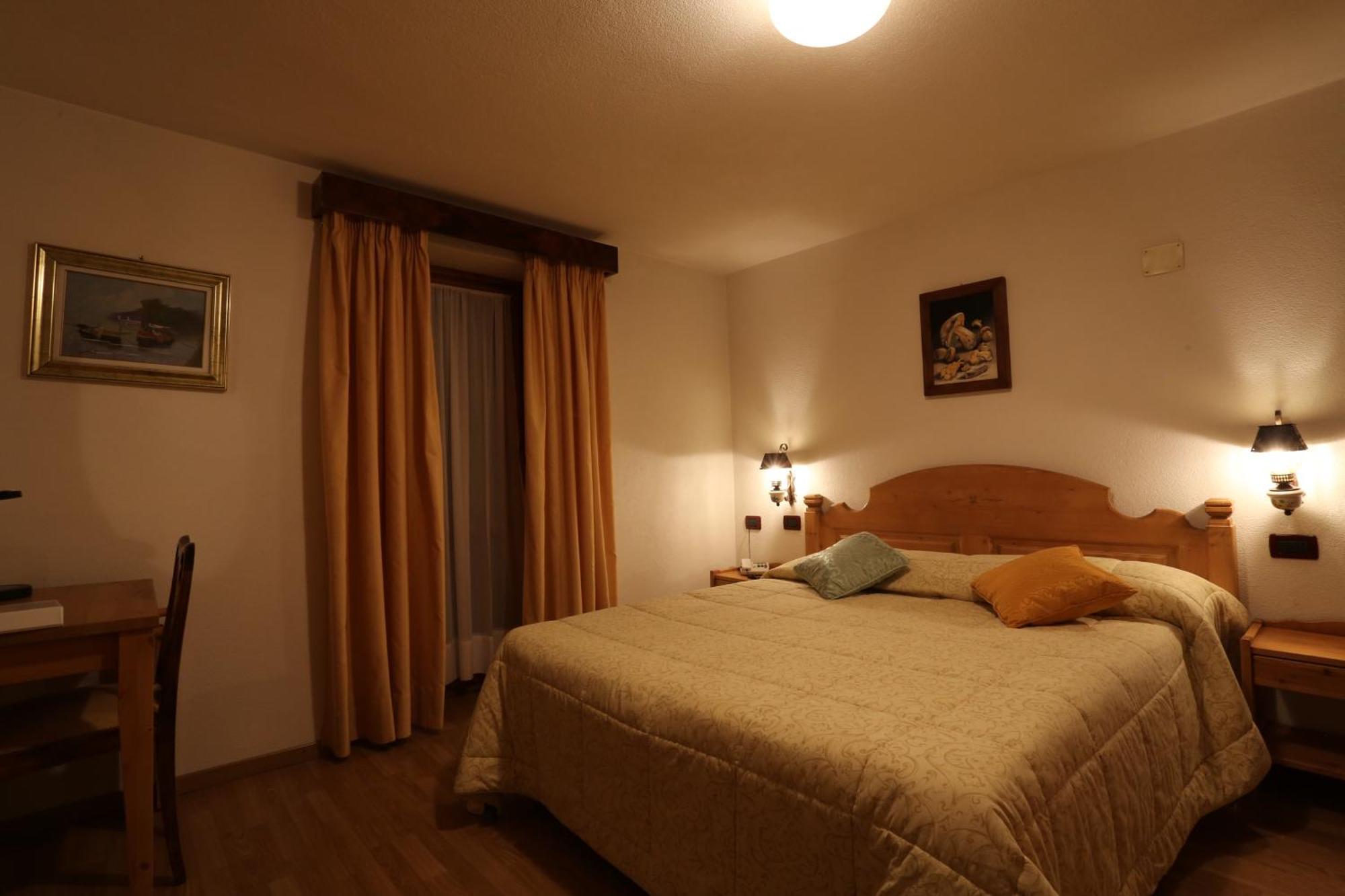 Albergo Centrale Форни-ди-Сопра Номер фото