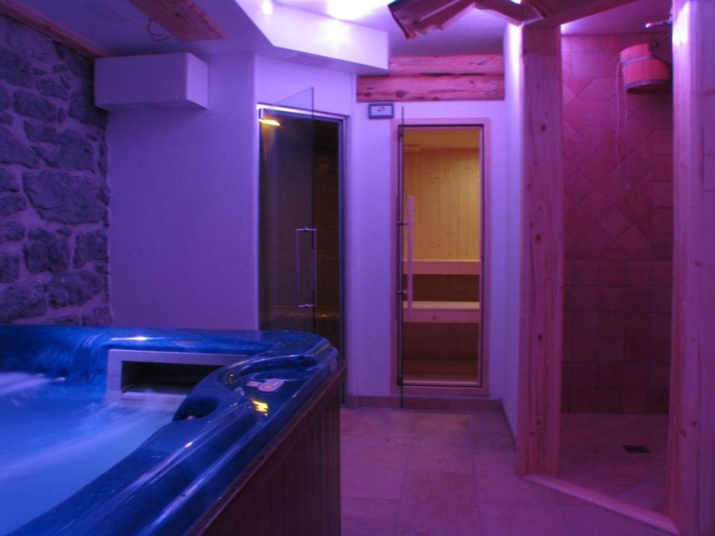 Albergo Centrale Форни-ди-Сопра Экстерьер фото