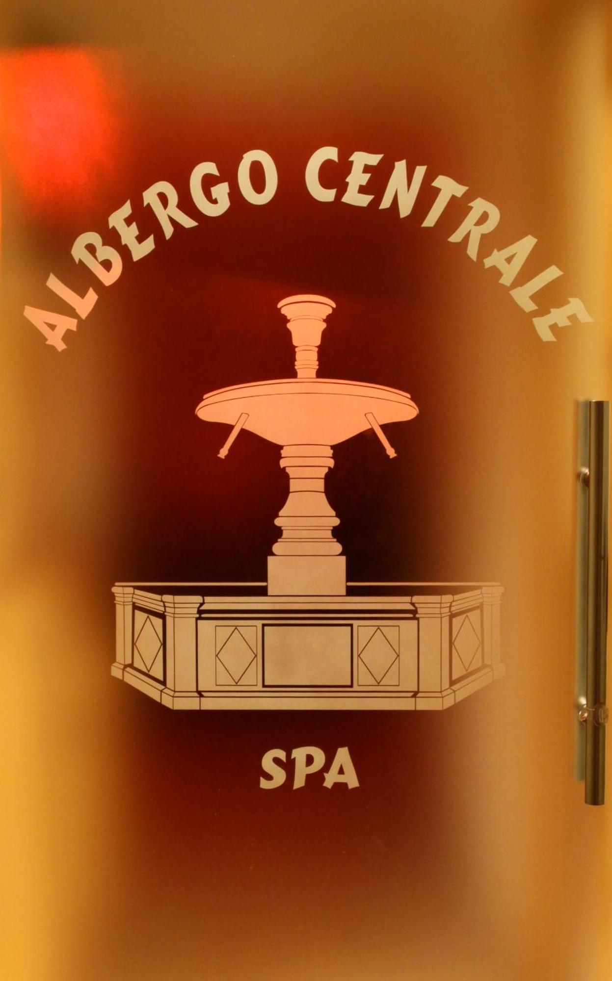Albergo Centrale Форни-ди-Сопра Экстерьер фото